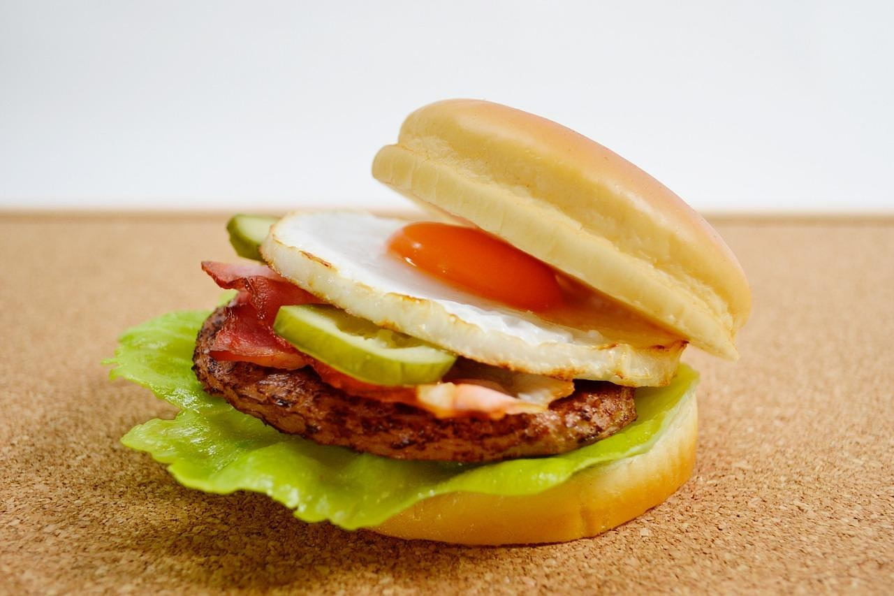 Bacon and Egg Bun